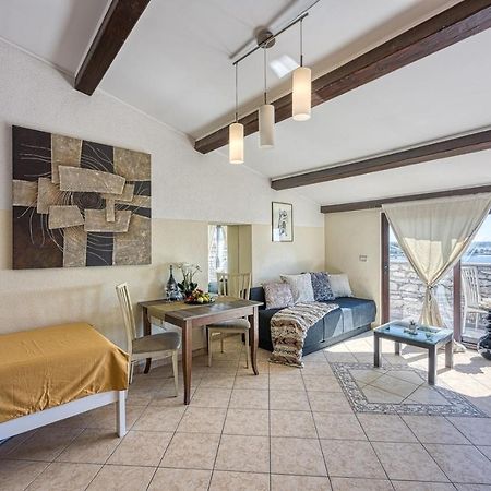 Old Town Apartments In Umag Ngoại thất bức ảnh