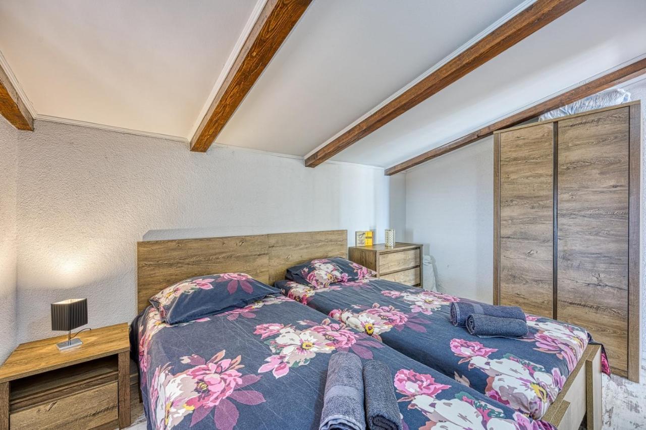 Old Town Apartments In Umag Ngoại thất bức ảnh