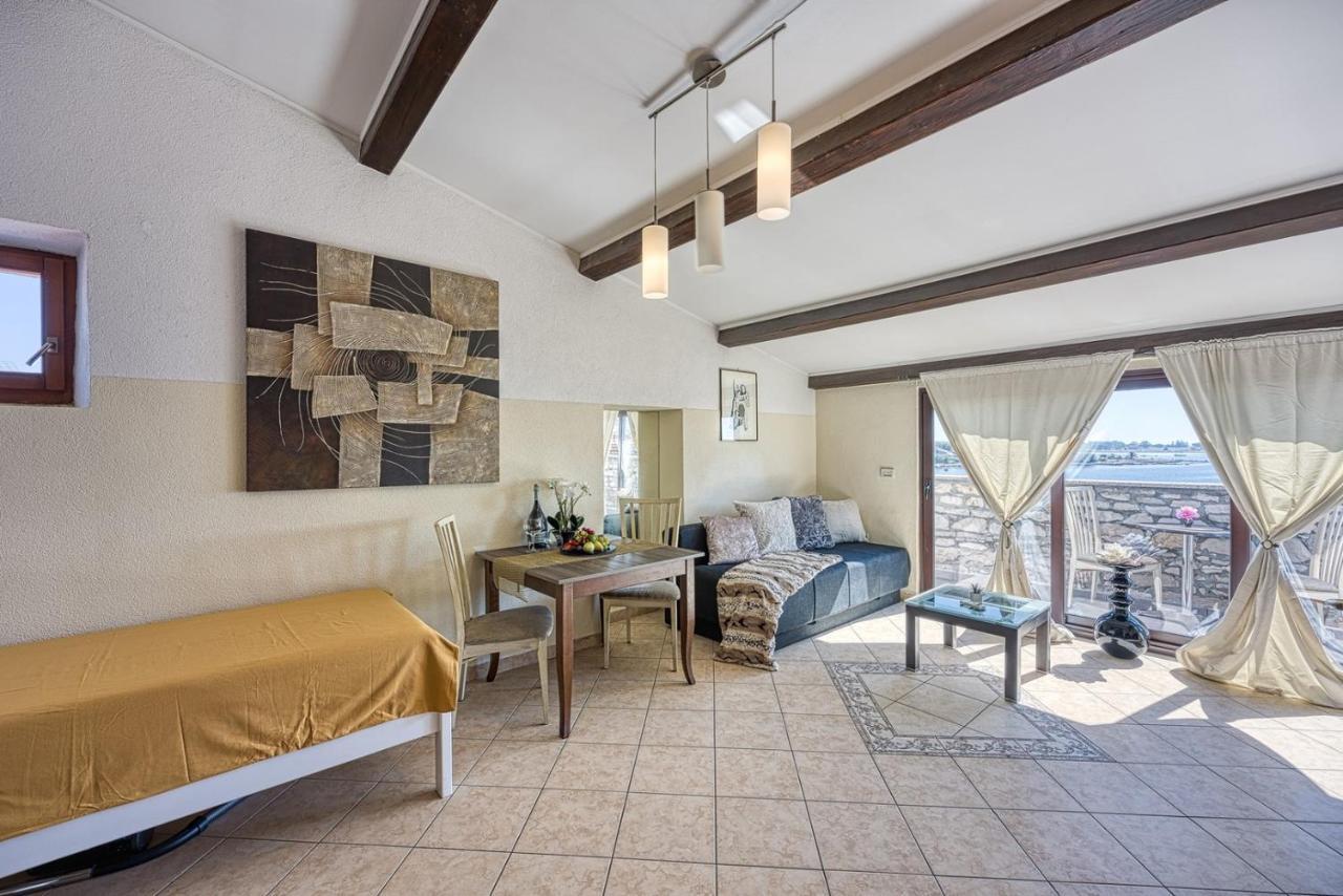 Old Town Apartments In Umag Ngoại thất bức ảnh