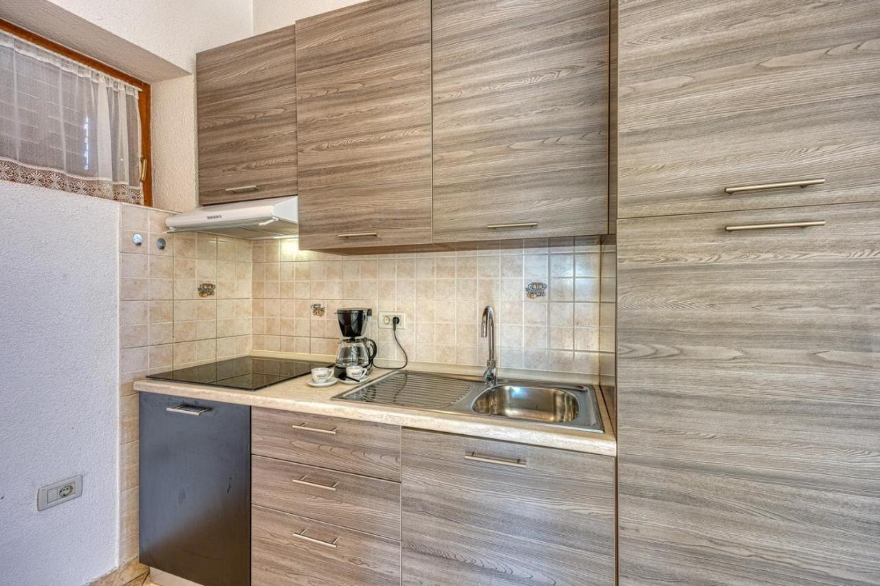 Old Town Apartments In Umag Ngoại thất bức ảnh