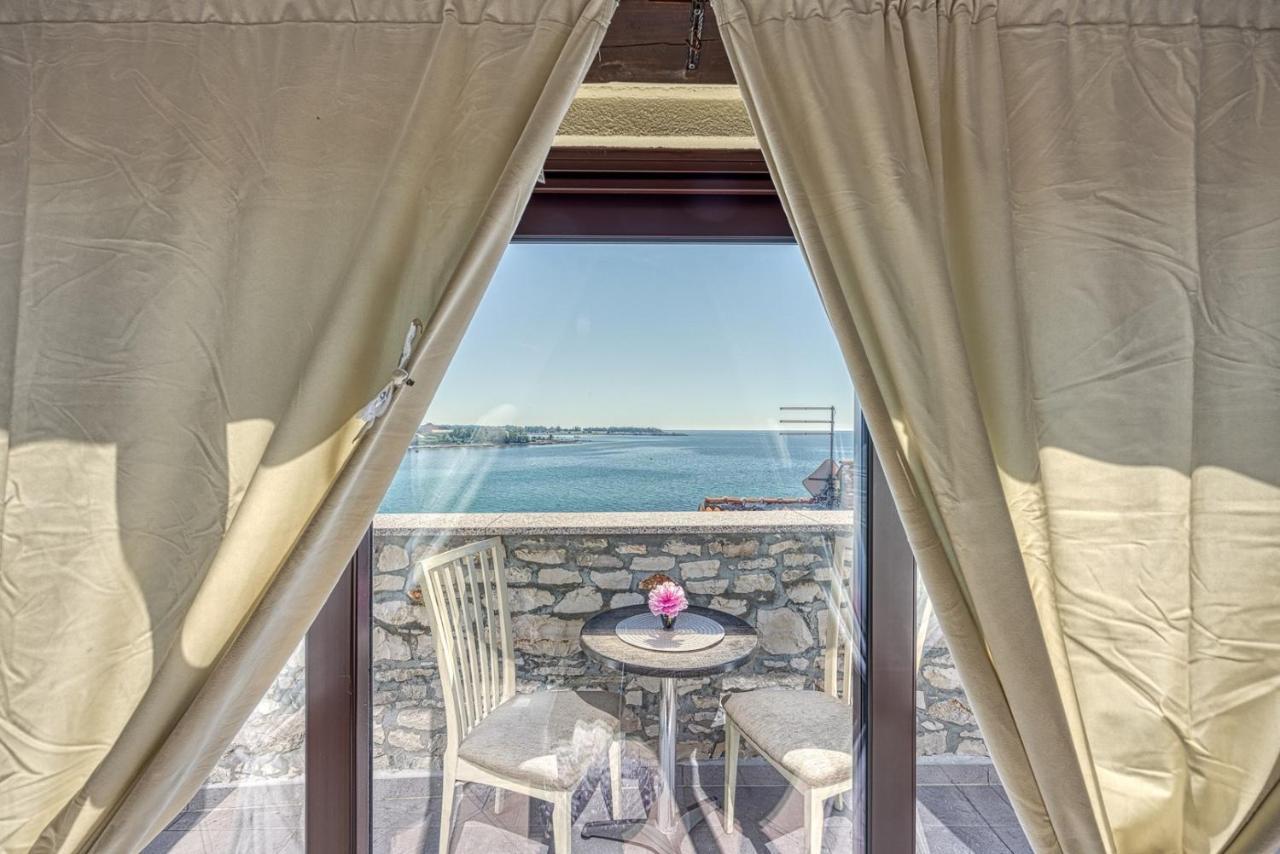 Old Town Apartments In Umag Ngoại thất bức ảnh