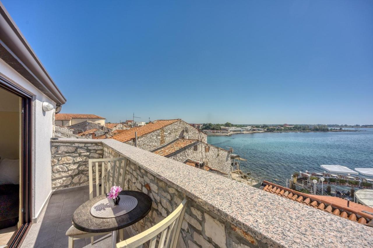 Old Town Apartments In Umag Ngoại thất bức ảnh